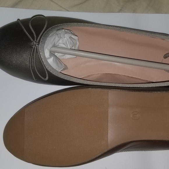 Shoes - Picture 4 of 5